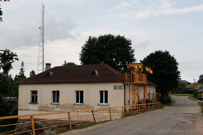 Viļānu HES ir pirmā privātā elektrostacija Latvijā, pieder Janovsku dzimtas pēctecim Henrikam Janovskim. 62499