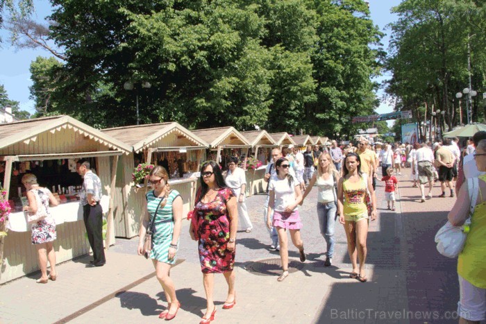 Foto: Jūrmalas TIC. 02.07.2011 Jūrmalā notika Jomas ielas svētki, kuri pulcēja tūkstošiem pilsētnieku, pilsētas viesu, baikeru un sportistu. Vairāk in 62847