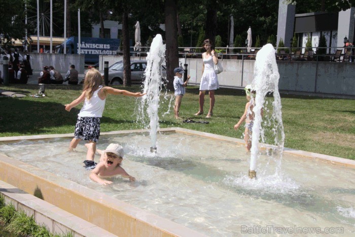 Foto: Jūrmalas TIC. 02.07.2011 Jūrmalā notika Jomas ielas svētki, kuri pulcēja tūkstošiem pilsētnieku, pilsētas viesu, baikeru un sportistu. Vairāk in 62849