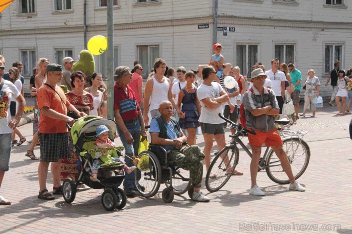 Foto: Jūrmalas TIC. 02.07.2011 Jūrmalā notika Jomas ielas svētki, kuri pulcēja tūkstošiem pilsētnieku, pilsētas viesu, baikeru un sportistu. Vairāk in 62859