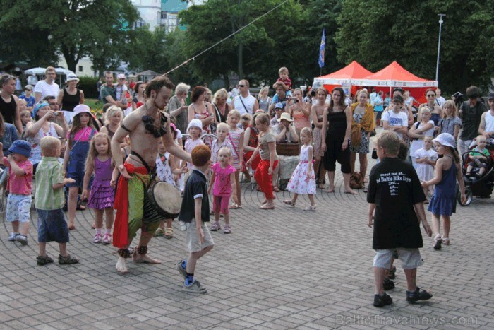 Foto: Jūrmalas TIC. 02.07.2011 Jūrmalā notika Jomas ielas svētki, kuri pulcēja tūkstošiem pilsētnieku, pilsētas viesu, baikeru un sportistu. Vairāk in 62864