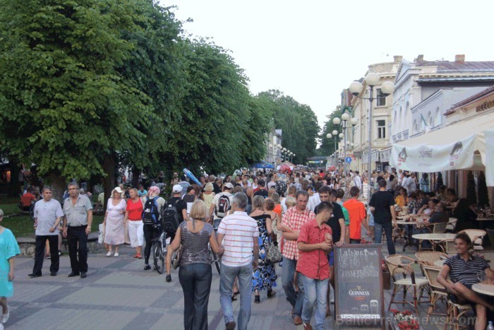 Foto: Jūrmalas TIC. 02.07.2011 Jūrmalā notika Jomas ielas svētki, kuri pulcēja tūkstošiem pilsētnieku, pilsētas viesu, baikeru un sportistu. Vairāk in 62867