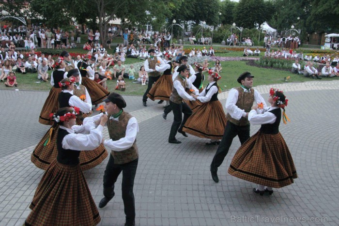 Foto: Jūrmalas TIC. 02.07.2011 Jūrmalā notika Jomas ielas svētki, kuri pulcēja tūkstošiem pilsētnieku, pilsētas viesu, baikeru un sportistu. Vairāk in 62871