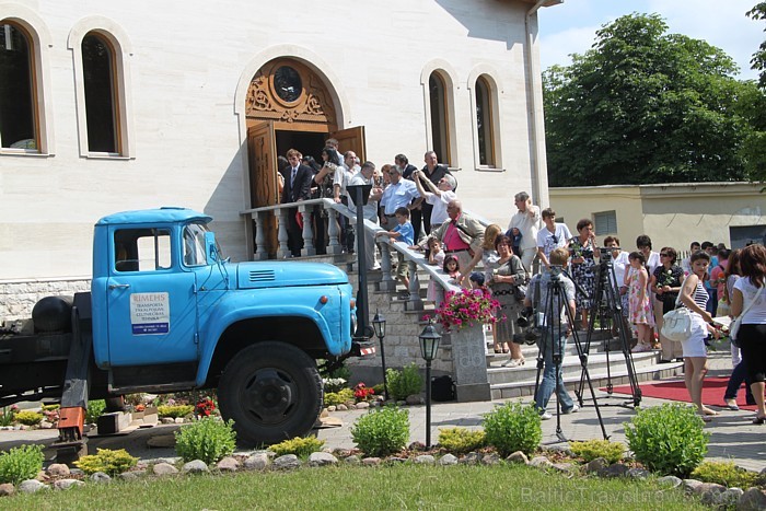 Armēņu apustuliskā baznīca un Latvijas armēņu kopiena iesvēta savu dievnamu kopā patriarhu Katolikosa Karekina II. 63009