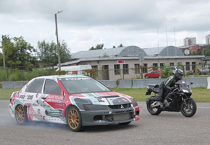 Biķerniekos notiks «Latvijas Dragreisa Čempionāta 3. posms» un sezonas vienīgais moto dragreiss «Moto Dragrace Cup 2011», bet 10.07 – «Latvijas PRO Dr 63020