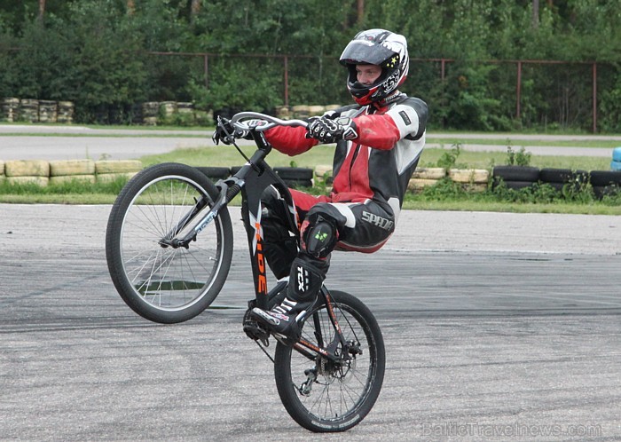 Biķerniekos notiks «Latvijas Dragreisa Čempionāta 3. posms» un sezonas vienīgais moto dragreiss «Moto Dragrace Cup 2011», bet 10.07 – «Latvijas PRO Dr 63031