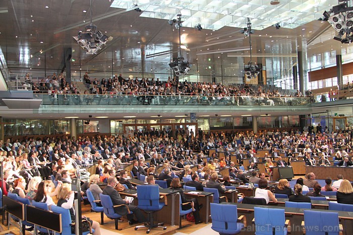 Bijusī parlamenta ēka Bonnā tiek izmantota starptautiskiem simpozijiem un kongresiem www.worldccbonn.com 63695