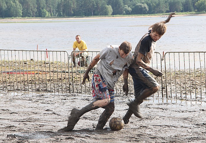 23.07.2011 Ikšķilē noris jau otrais Latvijas Dubļu festivāls 64764