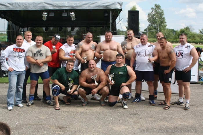 Gulbenes pilsētas svētku ietvaros 30.07.2011 norisinājās arī Baltijas spēkavīru komandu čempionāts (www.parstipru.lv) 65101