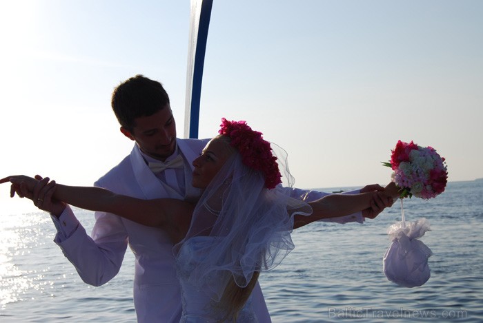 Kā vienu no romantiskākajām vietām kāzu svinībām Antario Travel iesaka Maldīvu salas (www.antario.lv) 65715