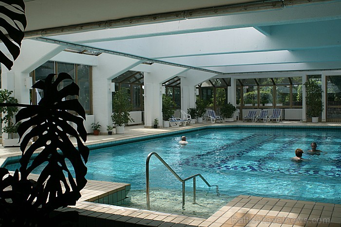 Dažas viesnīcas ir izveidojušas arī slēgtos iekšējos baseinus, kas ļauj izbaudīt peldes visos gadalaikos 65831