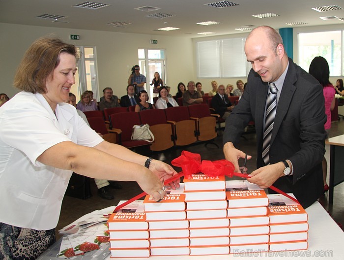 Biznesa augstskola Turība prezentē apjomīgāko grāmatu tūrisma mārketingā, kas ir izdota latviešu valodā - Valters Freijers «Tūrisma mārketings» 65930