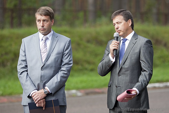 Satiksmes ministrs Uldis Augulis un CSDD direktors Andris Lukstiņš Foto: www.fotoprojekts.lv 66199