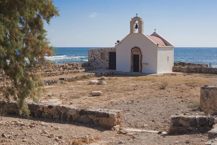 Tipiska Grieķu baznīciņa Hersonisas pludmalē. Foto: www.fotoprojekts.lv 66648