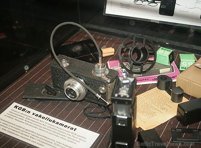Pateicoties Minox VEF mazajiem izmēriem un makro-fokusa funkcijai kamera piesaistīja pastripinātu Lielbritānijas, Vācijas un ASV uzlūkdienestu uzmanīb 66810