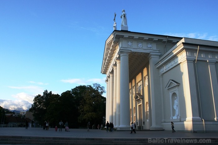 Rudens noskaņa Lietuvas galvaspilsētā. Viļņas katedrāle, celta 13. gs. 67216
