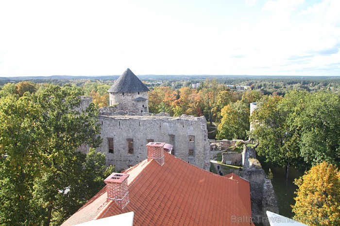 No 24.09.2011 atkal ir iespēja uzkāpt Jaunās pils Lādemahera tornī un baudīt Cēsu panorāmu www.tourism.cesis.lv 67364