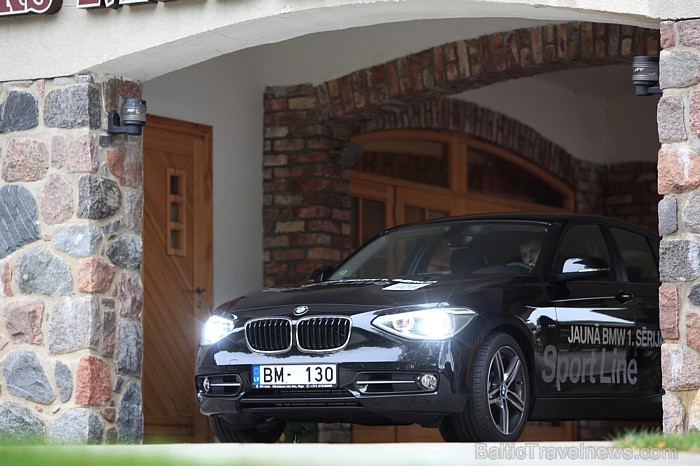 Travelnews.lv testē jauno BMW 120d Sport Line, apciemojot viesu namu Medzābaki (www.medzabaki.lv), kas atrodas no Rīgas īsi pirms Saulkrastiem. Foto:  67542