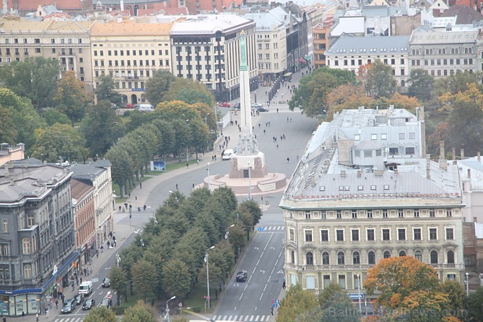 Vienīgais kokteiļu bārs debesīs ar labāko skatu Rīgā atrodas viesnīcas Radisson Blu Latvija 26. stāvā - www.skylinebar.lv 67770