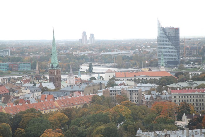 Vienīgais kokteiļu bārs debesīs ar labāko skatu Rīgā atrodas viesnīcas Radisson Blu Latvija 26. stāvā - www.skylinebar.lv 67774