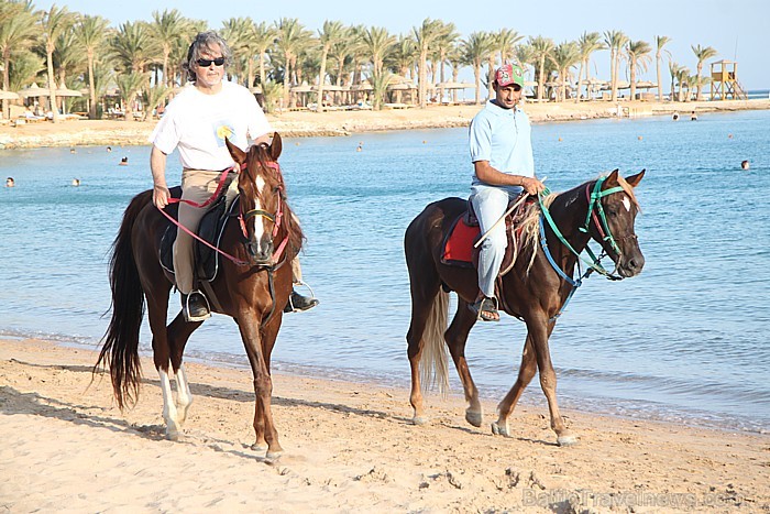 Travelnews.lv redakcija ar starptautiskā tūroperatora Tez tour (www.teztour.lv) gādību bauda Ēģiptes saules viesnīcu InterContinental Abu Soma Resort  68020