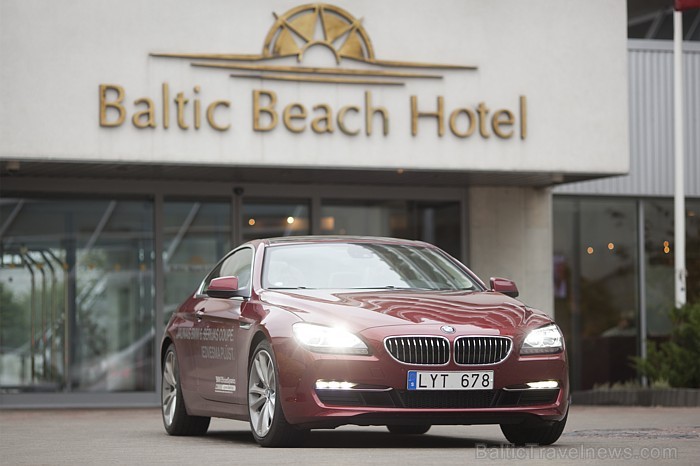 BalticTravelnews.com direktors Aivars Mackevičs testē jauno luksus klases automobili BMW 640d Coupe, kura cena ir 123 150 eiro. Foto: Ingus Evertovski 68713