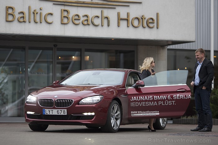 Testa braucienā tiek apciemota 5 zvaigžņu viesnīca Jūrmalā - Baltic Beach Hotel (www.BalticBeach.lv), kura vēlētos šo auto redzēt viesnīcā «Jaunā viļņ 68714