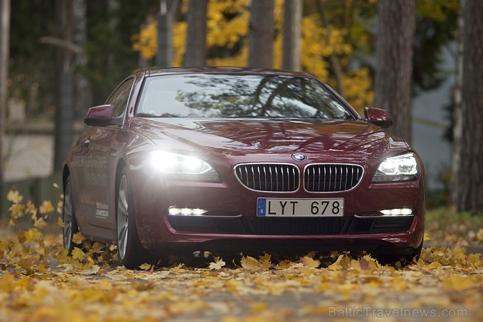 BalticTravelnews.com direktors Aivars Mackevičs testē jauno luksus klases automobili BMW 640d Coupe. Foto: Ingus Evertovskis 68729