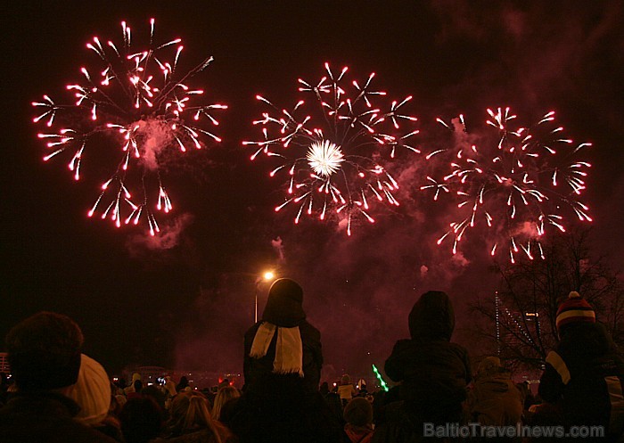 18. novembra salūts Rīgā par godu Latvijas Republikas proklamēšanas dienas 93 gadadienai - Fb.com/Travelnews.lv 69315