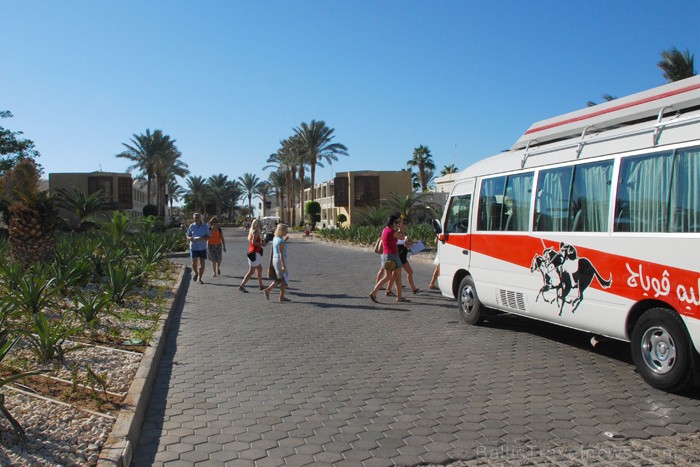 Var izmantot arī busiņu, lai nokļūtu pludmalē  - www.novatours.lv 69375