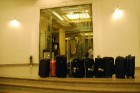 Koferus uz viesnīcu numuriņiem nogādā speciāli nesēji  - www.novatours.lv 18