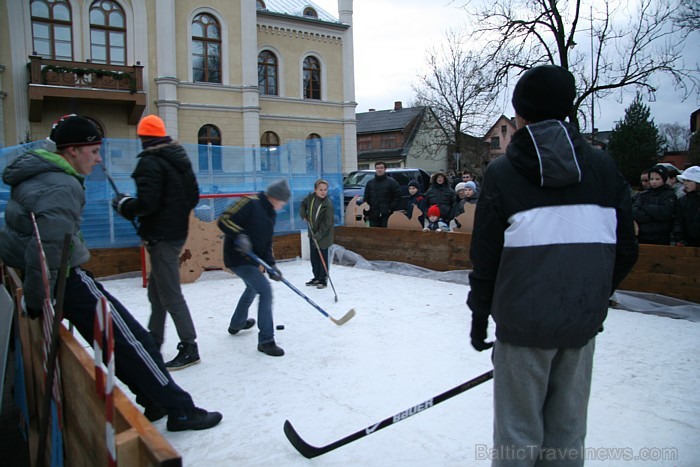 Kuldīgā 3.12.2011 tiek iedegta Ziemassvētku egle 69935