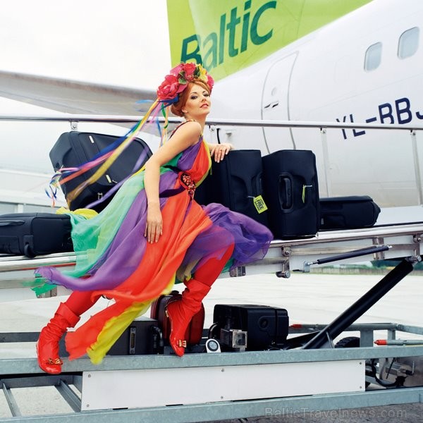 airBaltic jaunais 2012. gada kalendārs ar fotogrāfa Māra Ločmeļa bildēm - maijs 70526