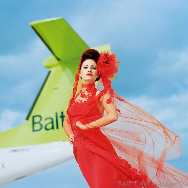 airBaltic jaunais 2012. gada kalendārs ar fotogrāfa Māra Ločmeļa bildēm - augusts 70529