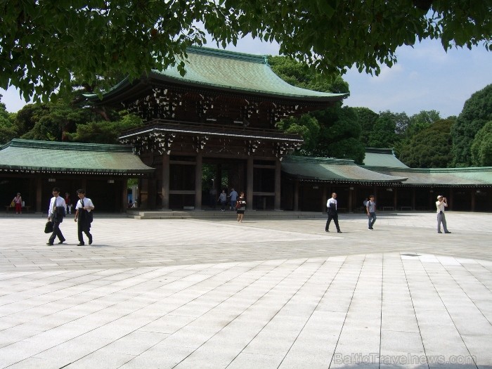 Templis Tokijas centrā (Foto: Guna Ķibere) 70555