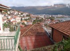 Ohrida (Maķedoniešu - Охрид) ir pilsēta Maķedonijas Republikā. Tā atrodas Balkānu kalnos, Ohridas ezera austrumu krastā. Ohrida ir septītā lielākā pil 2