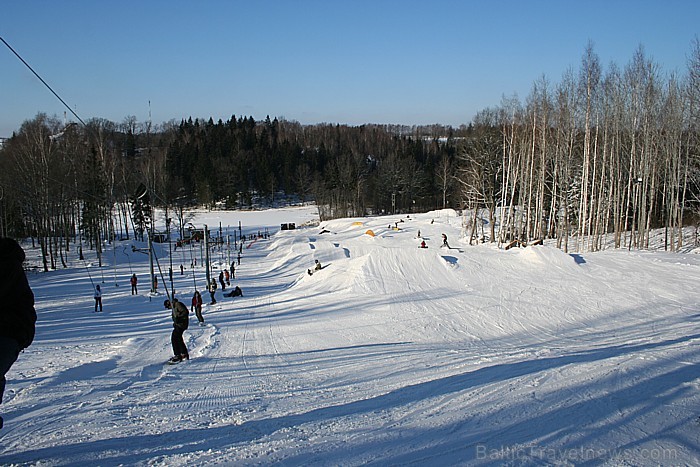 Vēlies kļūt par slēpošanas milzi - brauc uz Milzkalnu. Foto: www.milzkalns.lv 72224