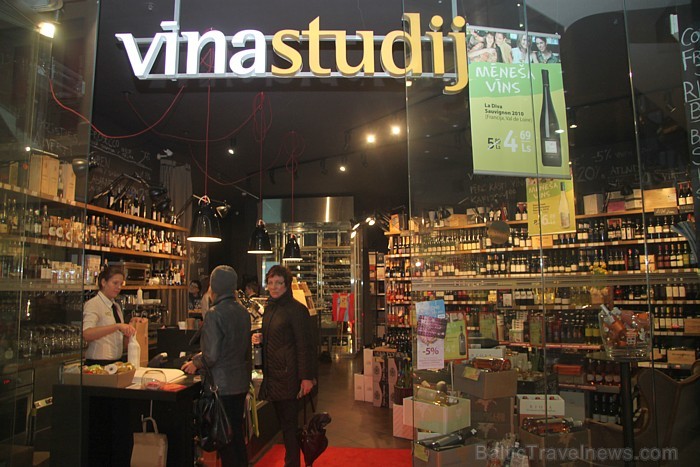 «Vīna Studija», kas atrodas Galerijā Centrs, iepazīstina viesus ar vīna pasauli - www.vinastudija.lv 72945