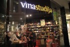 «Vīna Studija», kas atrodas Galerijā Centrs, iepazīstina viesus ar vīna pasauli - www.vinastudija.lv 20