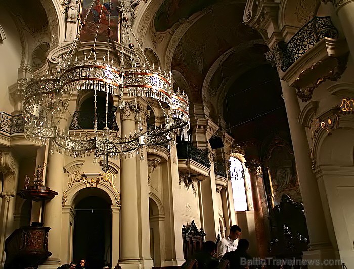 Sv.Nikolaja baznīca ir pirmā jezuītu celtne Prāgā. 1787.gadā pie baznīcas ērģlēm savu koncertu bija sniedzis mūzikas brīnumbērns - Mocarts -  www.czec 73476