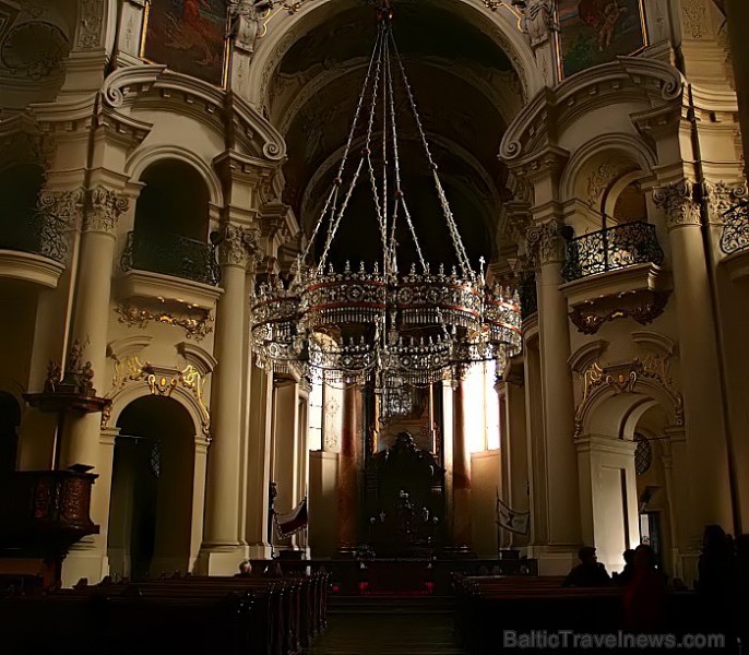 Sv.Nikolaja baznīca ir pirmā jezuītu celtne Prāgā. 1787.gadā pie baznīcas ērģlēm savu koncertu bija sniedzis mūzikas brīnumbērns - Mocarts -  www.czec 73477
