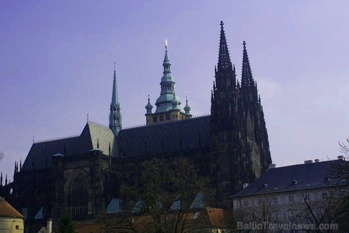 Prāgas pils kompleksa galvenais apskates objekts ir Svētā Vitusa katedrāle, kas ir izcils gotiskā stila šedevrs -  www.czechairlines.lv 73497