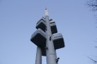 Prāgas televīzijas tornis, kas pārsteidz ar radošo pieeju tā fasādes dizainam -  www.czechairlines.lv 53