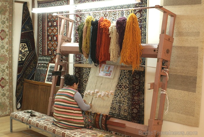 Turcija no senseniem laikiem ir slavena ar vilnas un zīda paklājiem - Kušadasi paklāju darbnīca 74836