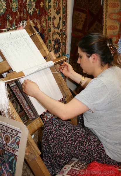 Turcija no senseniem laikiem ir slavena ar vilnas un zīda paklājiem - Kušadasi paklāju darbnīca 74846
