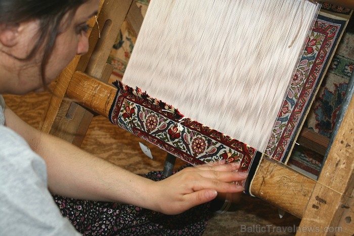 Turcija no senseniem laikiem ir slavena ar vilnas un zīda paklājiem - Kušadasi turku paklāju darbnīca 74849