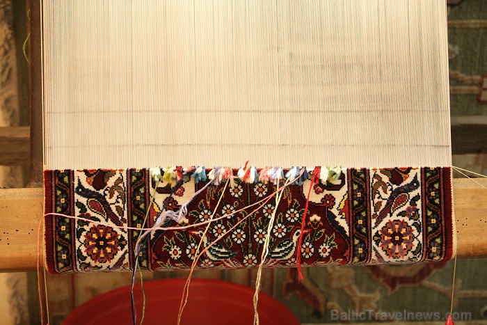 Turcija no senseniem laikiem ir slavena ar vilnas un zīda paklājiem - Kušadasi turku paklāju darbnīca 74851