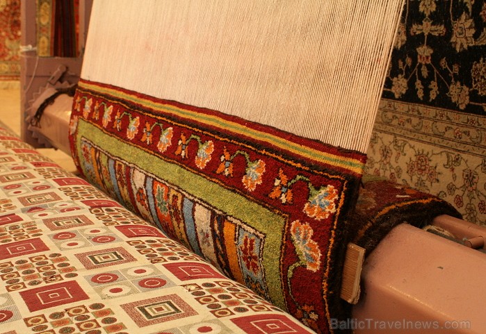Turcija no senseniem laikiem ir slavena ar vilnas un zīda paklājiem - Kušadasi turku paklāju darbnīca 74852