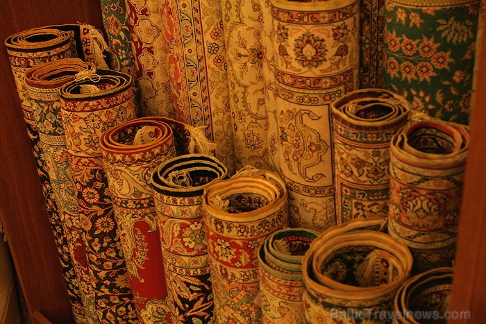 Turcija no senseniem laikiem ir slavena ar vilnas un zīda paklājiem - Kušadasi turku paklāju darbnīca 74870