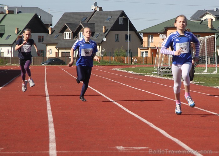 Ogres jaunie vieglatlēti startē 3.05.2012 Salaspilī, bet tūrisma informācija par Ogri - www.LatvijasCentrs.lv 74890